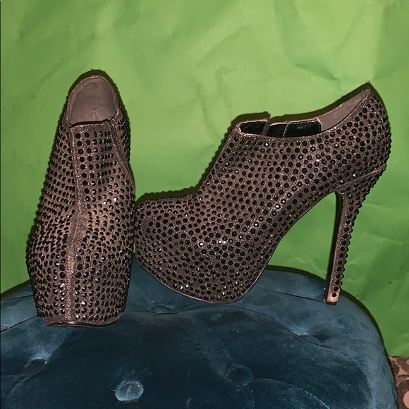 Black platform studded booties - Picture 2 of 2